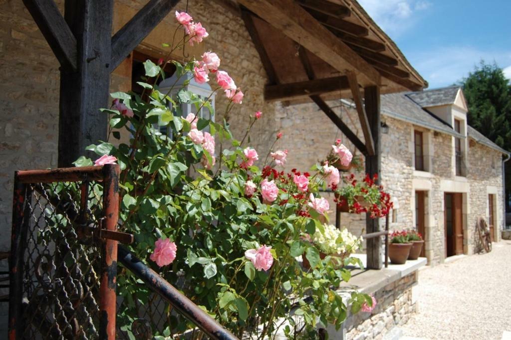 Chambres Et Table D'Hotes La Panacee Cuzance Exterior photo